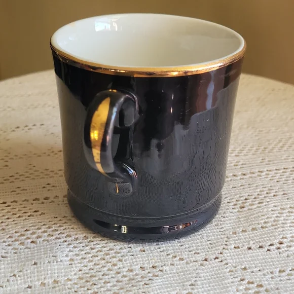 Hall Tom & Jerry Mug - Picture 4 of 6